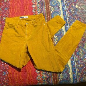 Mustard yellow, skinny cords